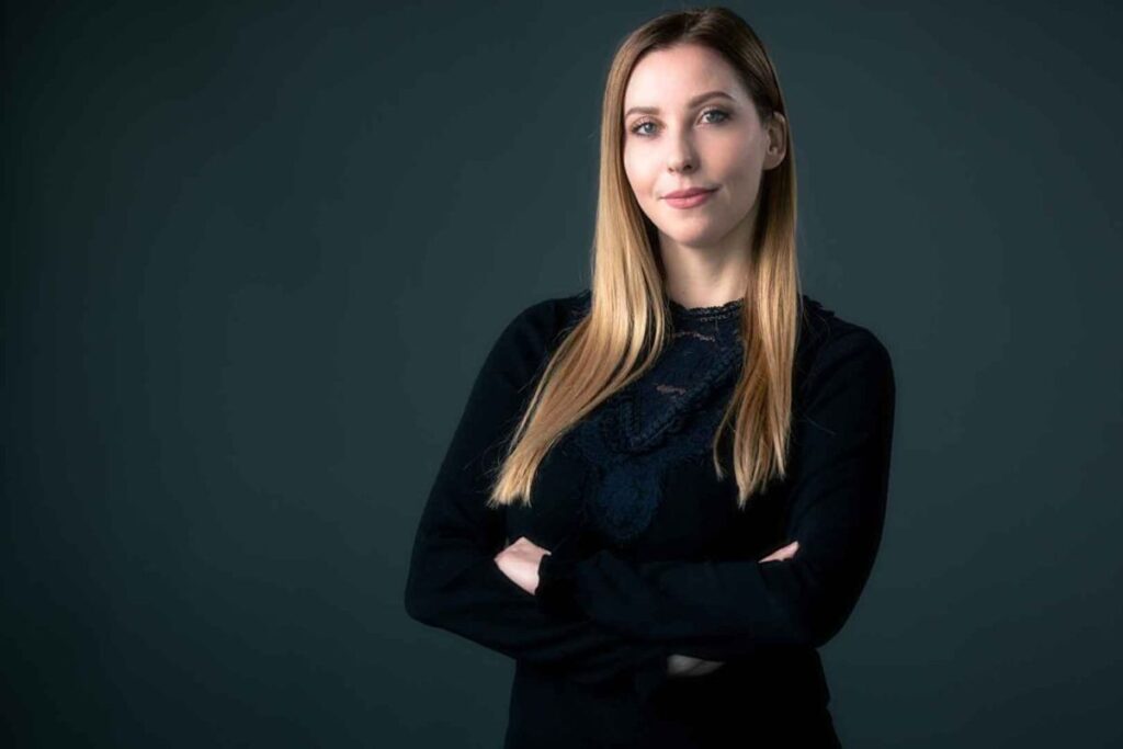  intervju Aleksandra Pelivanović poza